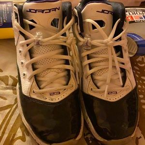 23 Jordan’s size 7 of woman